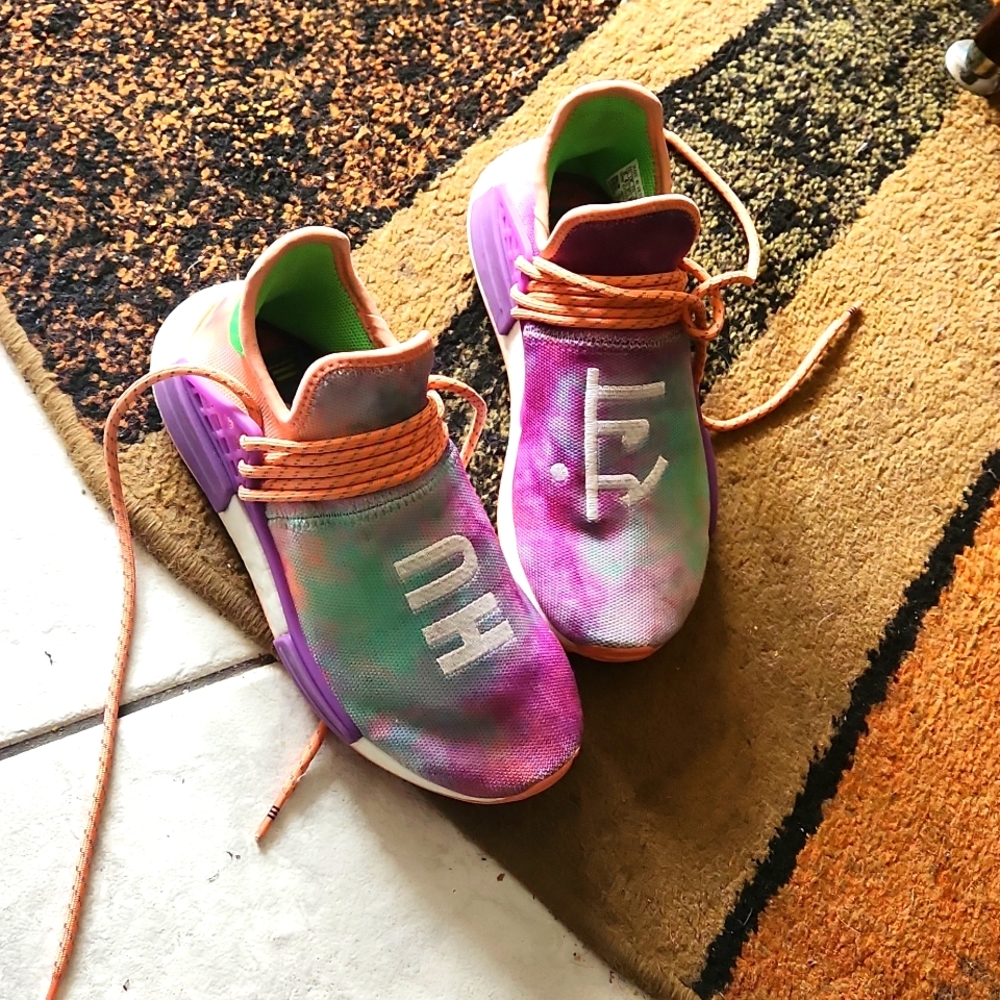 Sz 5 Adidas HU HOLI NMO MC Sneakers